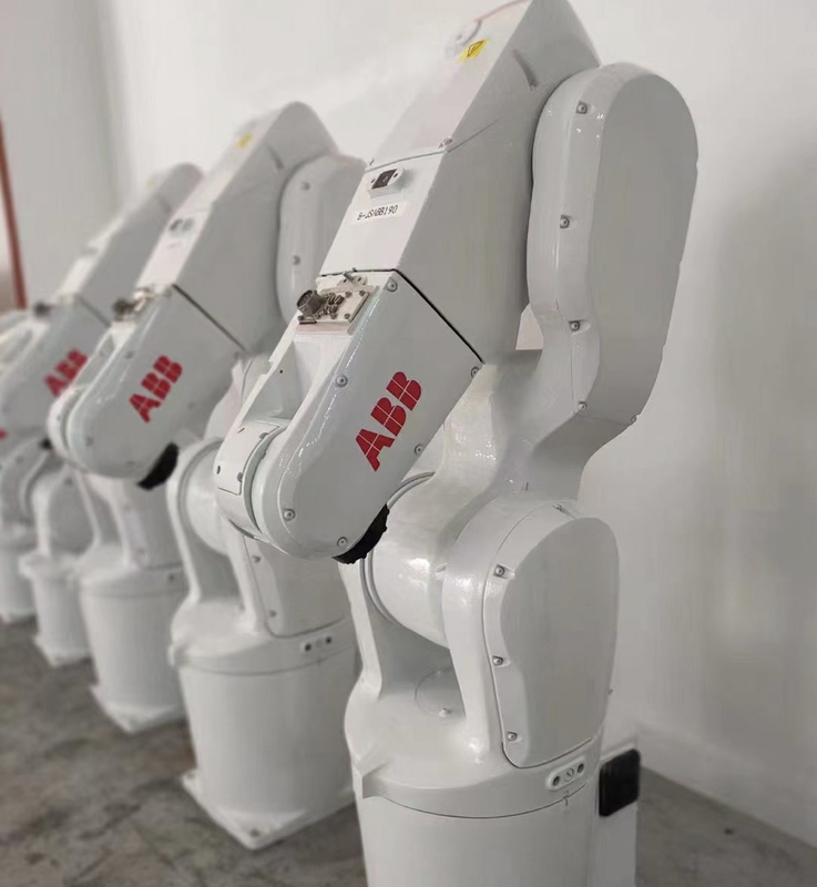ABB IRB1200-5/0.9 इंडस्ट्रियल रोबोट आर्म 6 एक्सिस विजन रोबोट के साथ असेंबली में अच्छा काम करता है