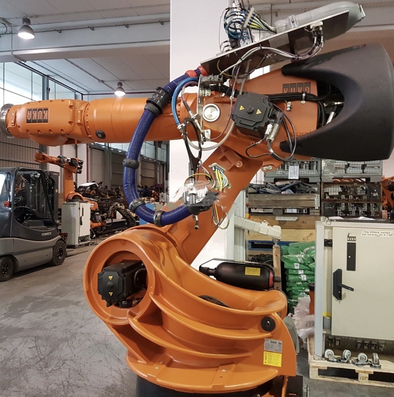 Kuka Kr 500 6 एक्सिस रोबोट आर्म निर्माण के लिए 500kg बड़े भारी घटकों को संभालता है